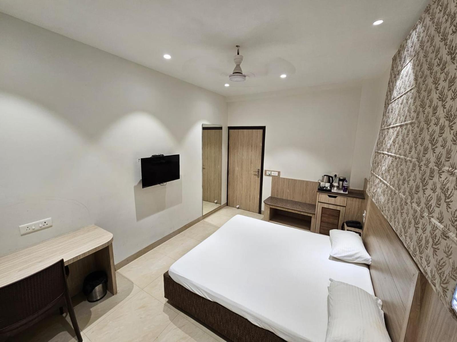 Hotel Bagla Atithi Banaras Varanasi Exteriör bild