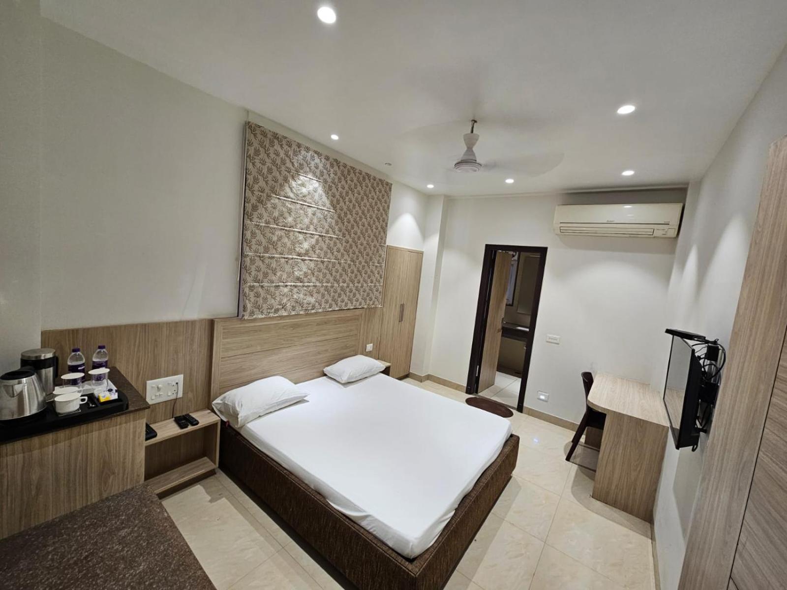 Hotel Bagla Atithi Banaras Varanasi Exteriör bild