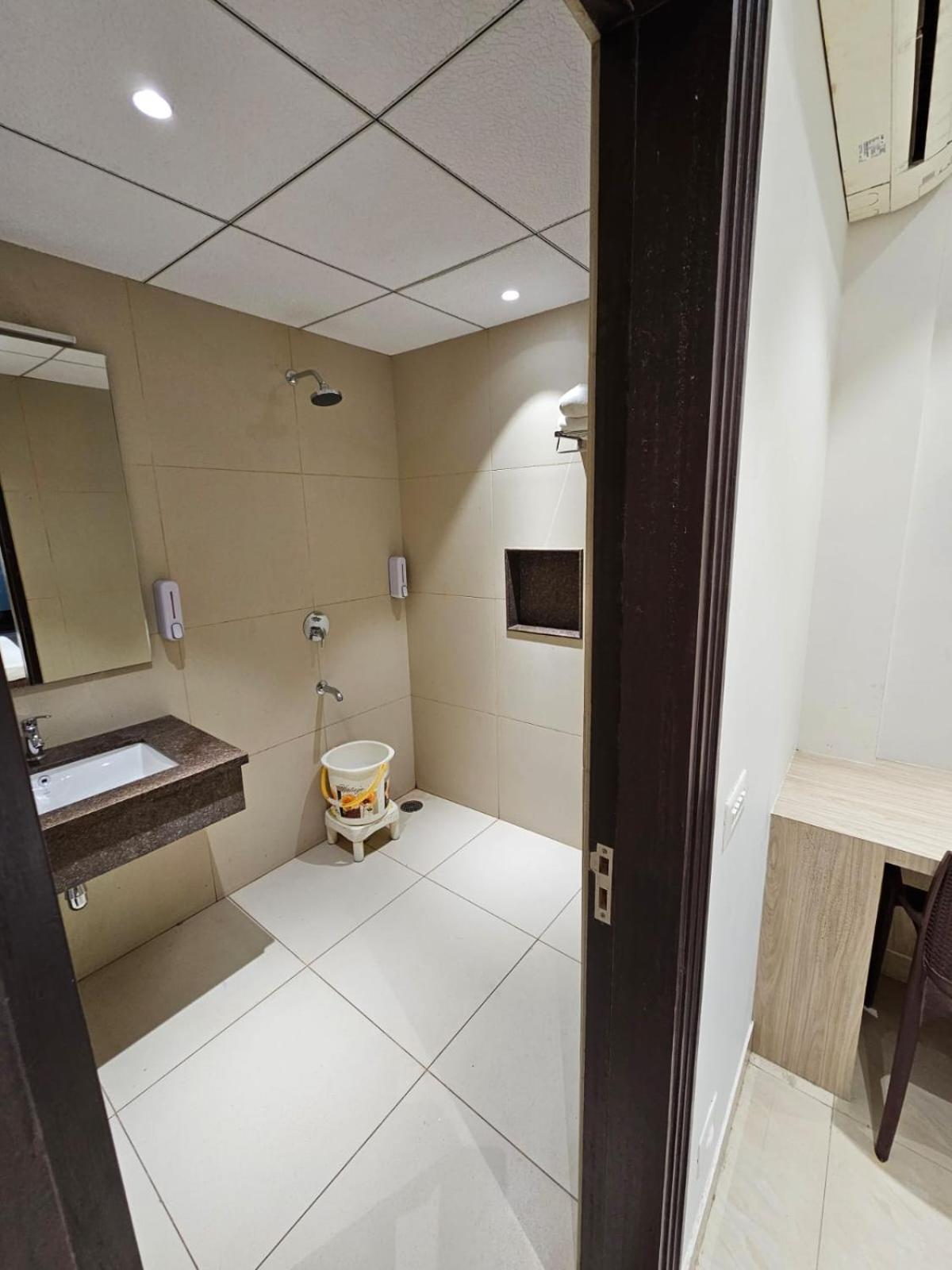 Hotel Bagla Atithi Banaras Varanasi Exteriör bild