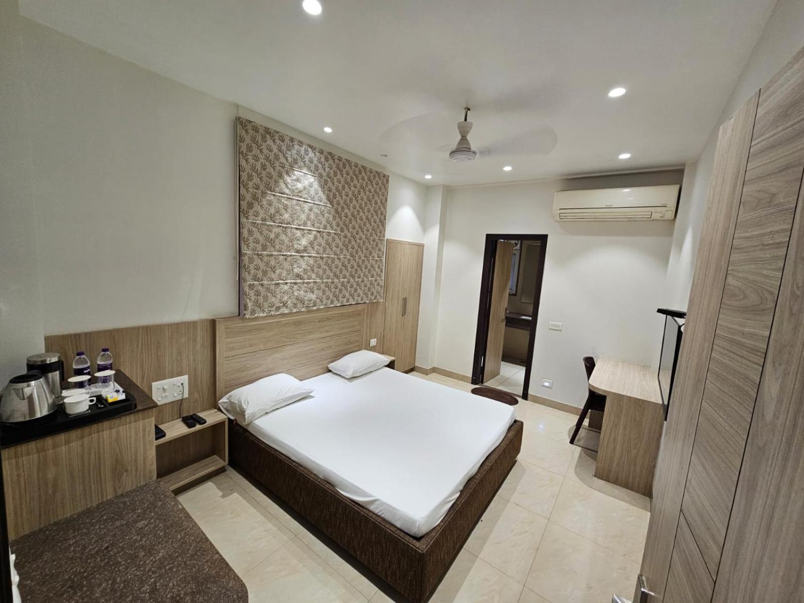 Hotel Bagla Atithi Banaras Varanasi Exteriör bild